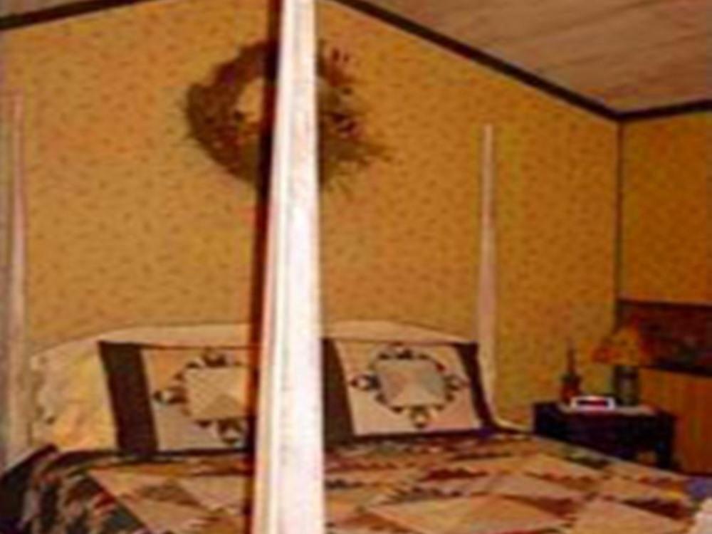 The Inn At Narrows Creek DuBois Room photo
